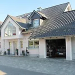 _ _ Drei Linden Värdshus *